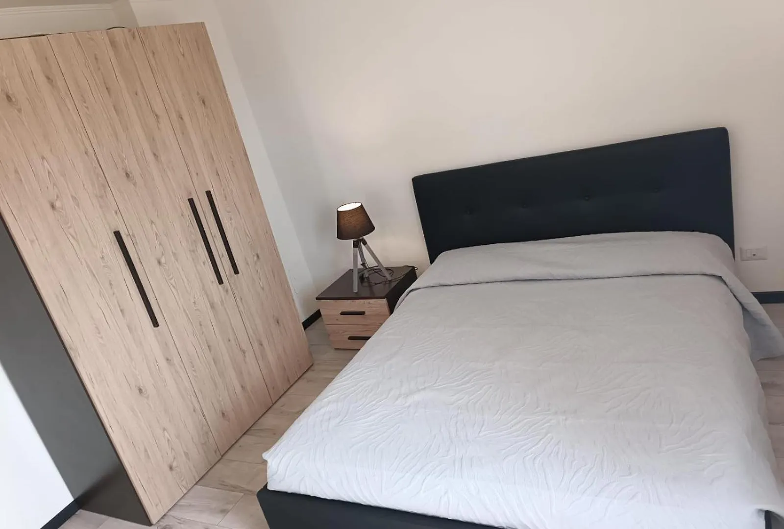 Pm 10 Via Della Santabarbara Guest House 리도디오스티아 0*,