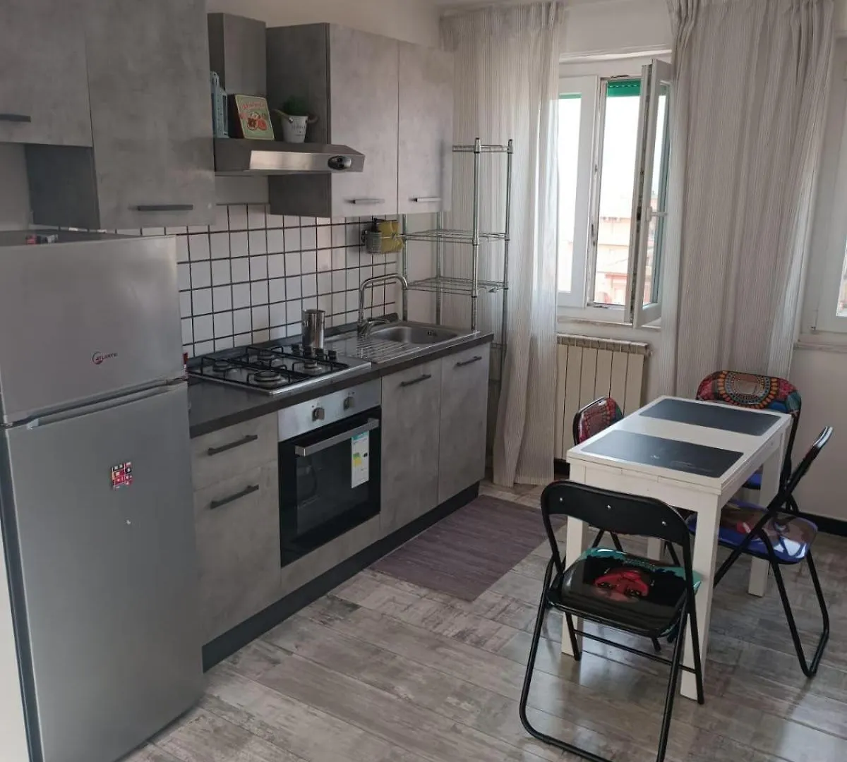 Pm 10 Via Della Santabarbara Guest House 리도디오스티아