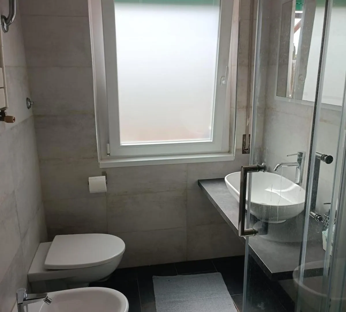 Pm 10 Via Della Santabarbara Guest House 리도디오스티아